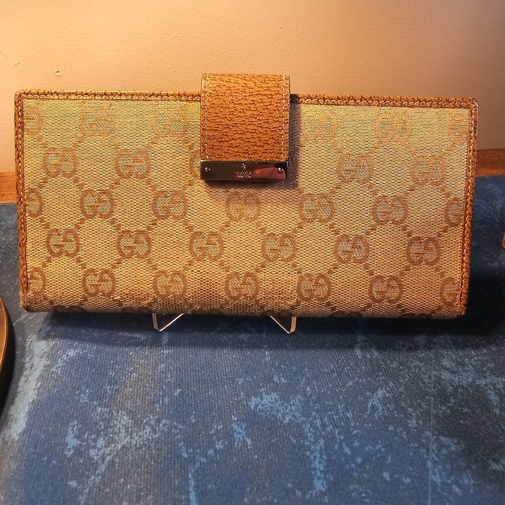 Authentic Gucci Wallet